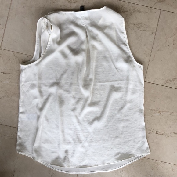 Banana republic sleeveless blouse - Picture 3 of 3